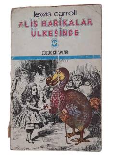 ALİS HARİKALAR ÜLKESİNDE