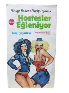 HOSTESLER EĞLENİYOR