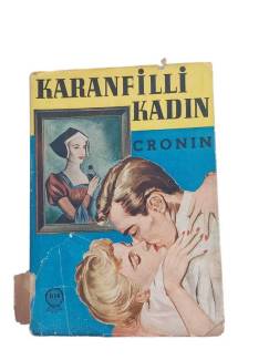 KARANFİLLİ KADIN
